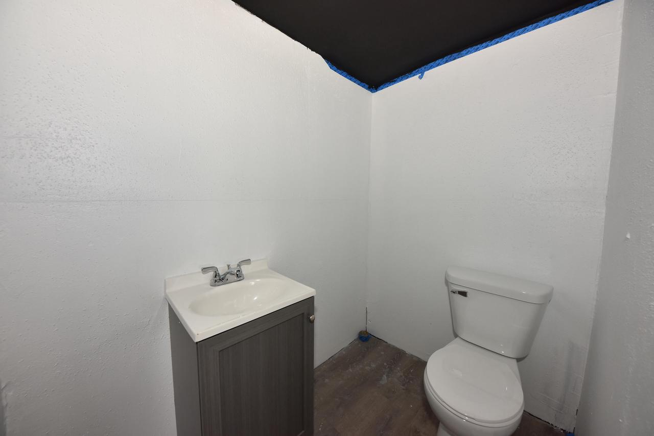 3925 West North AVENUE