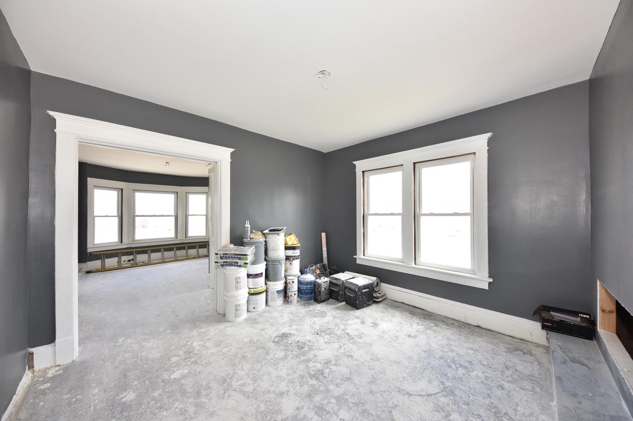 3925 West North AVENUE