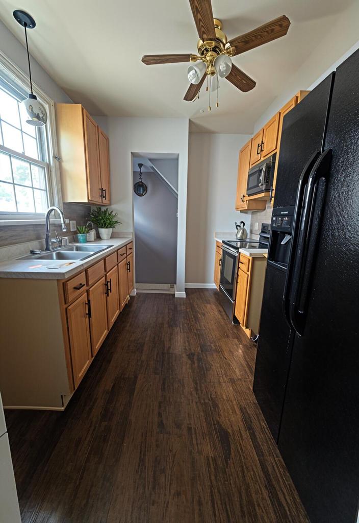 5828 West Hayes AVENUE