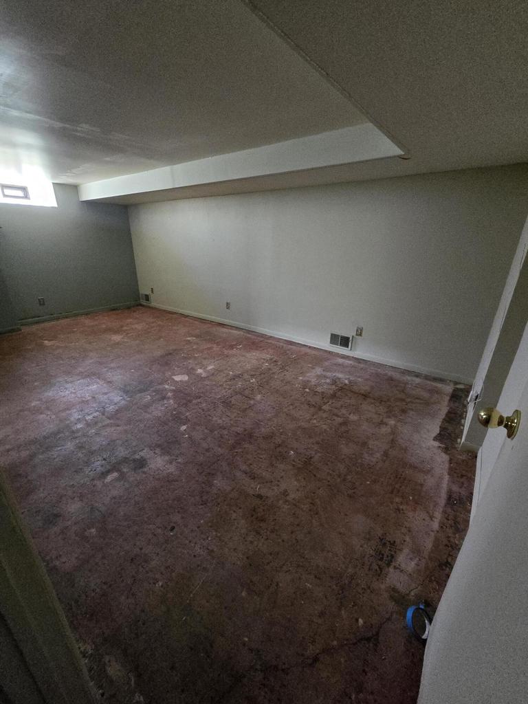 5828 West Hayes AVENUE