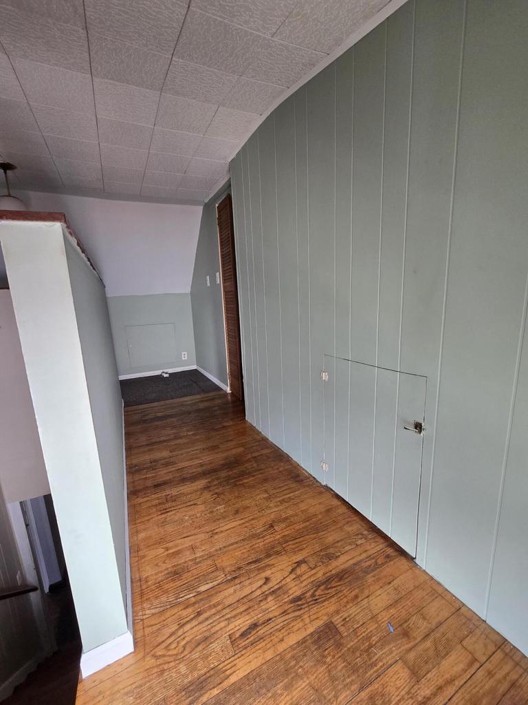 5828 West Hayes AVENUE