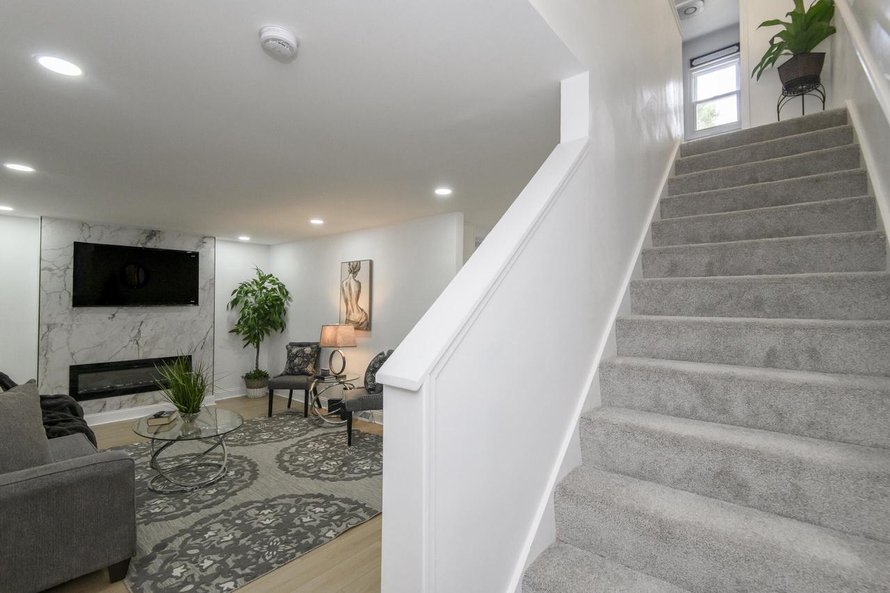 2327 W Vine STREET