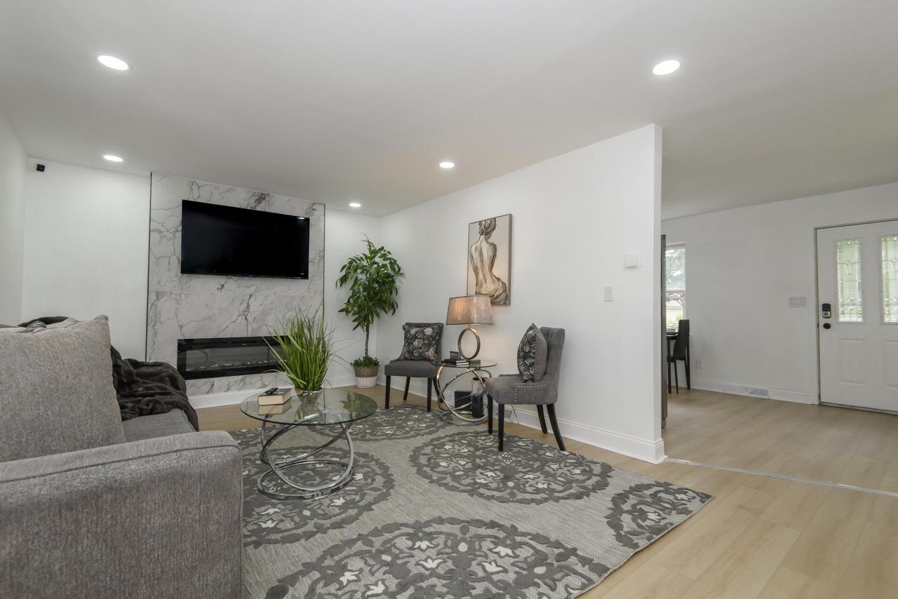 2327 W Vine STREET
