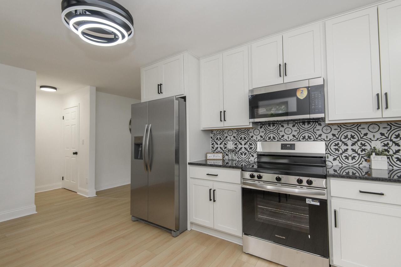 2327 W Vine STREET