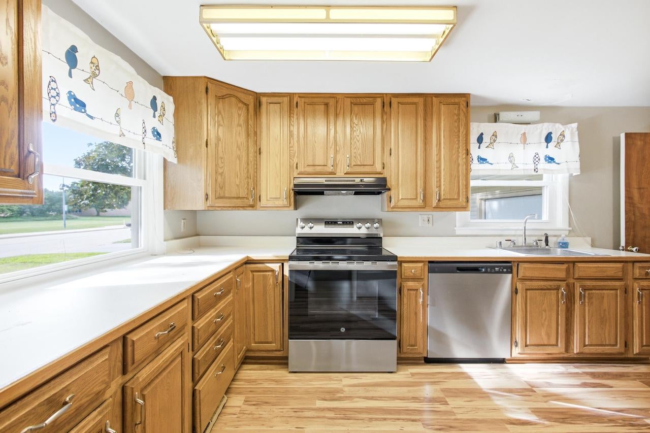 723 Roosevelt AVENUE