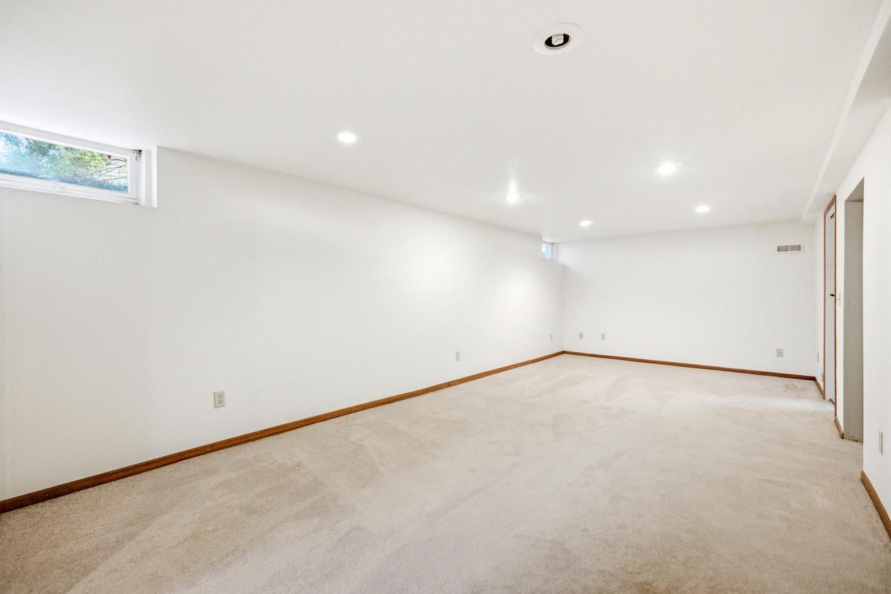 723 Roosevelt AVENUE