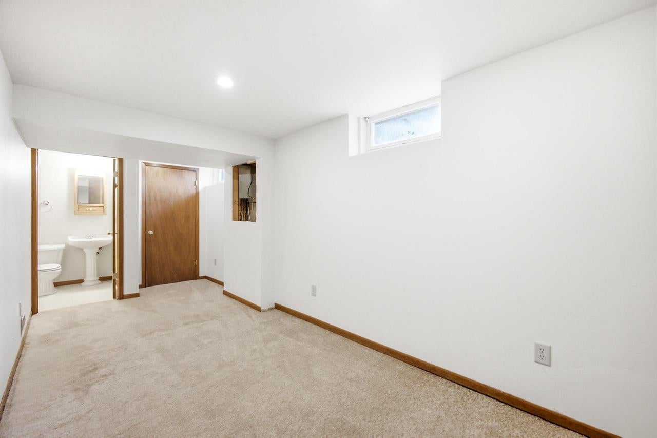 723 Roosevelt AVENUE