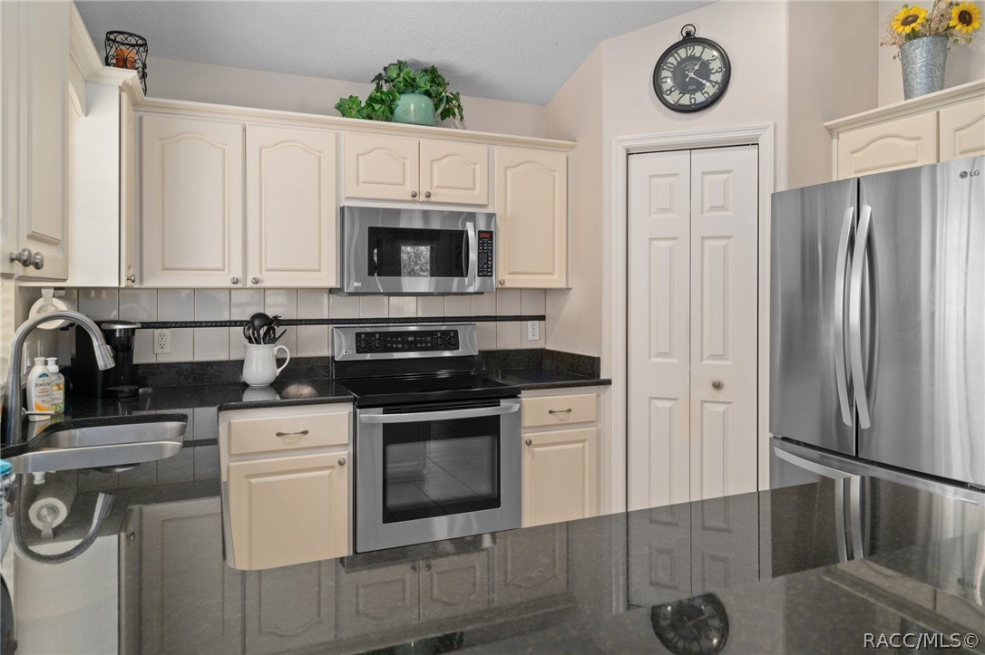 3748 E Cove Park Trail