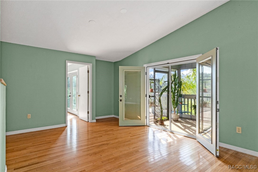 6724 S Beagle Drive