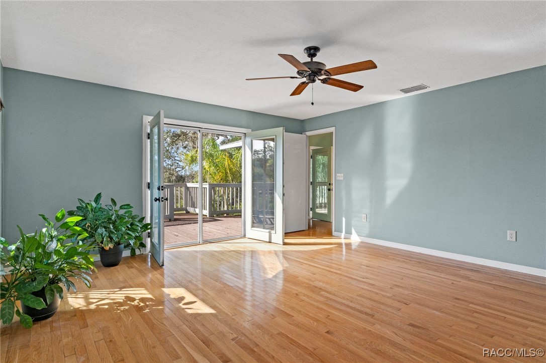 6724 S Beagle Drive