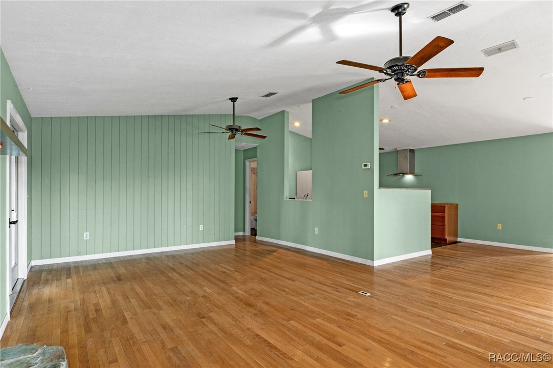 6724 S Beagle Drive