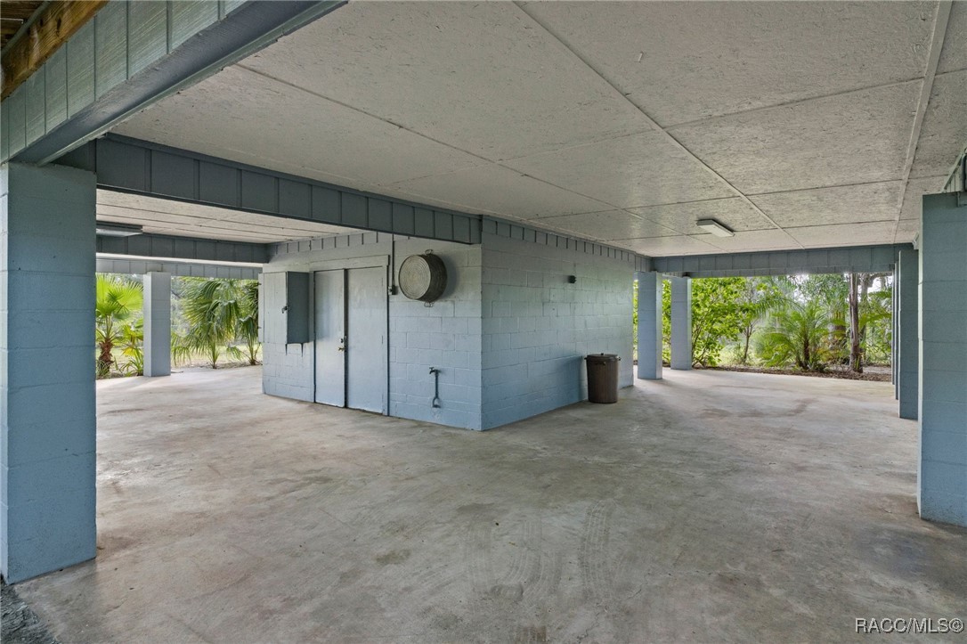 6724 S Beagle Drive