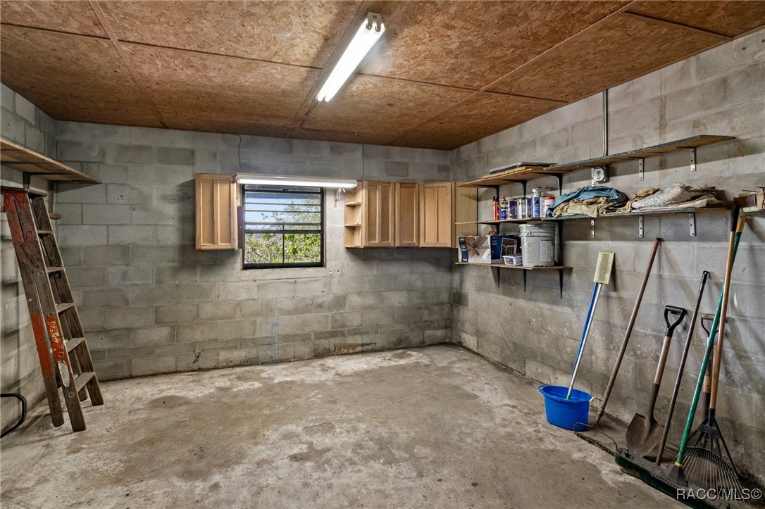 6724 S Beagle Drive