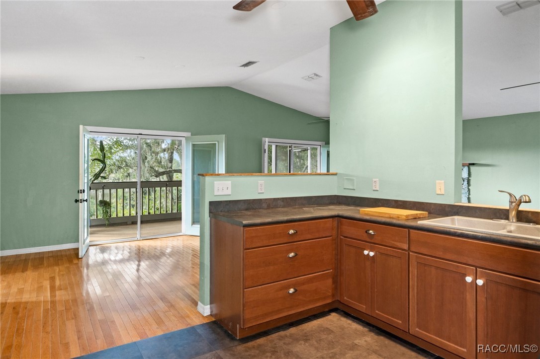 6724 S Beagle Drive