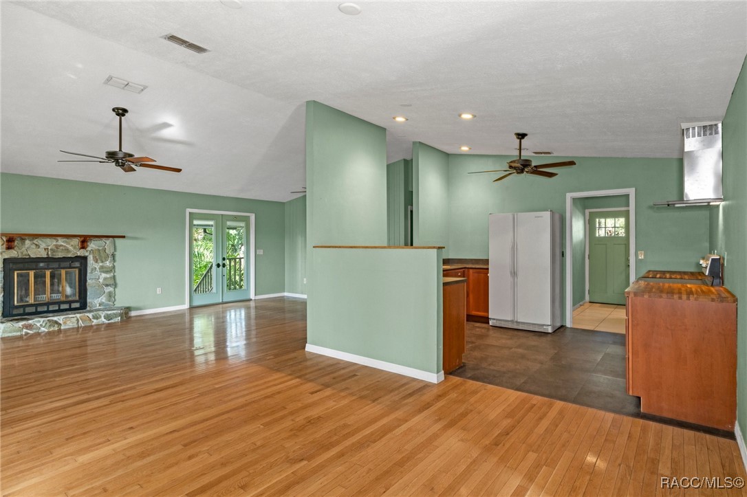 6724 S Beagle Drive