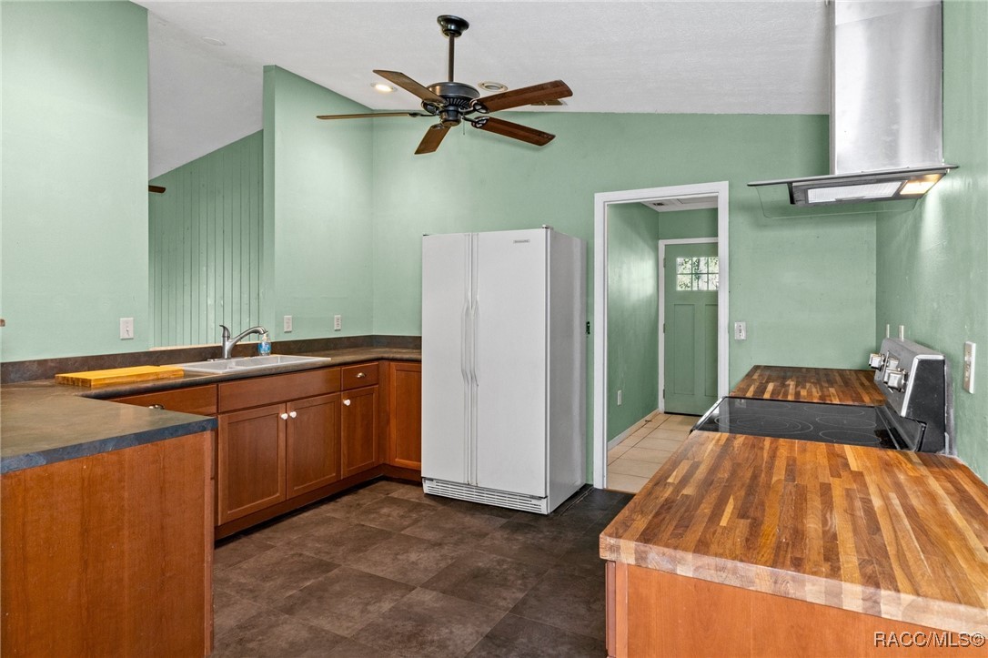 6724 S Beagle Drive