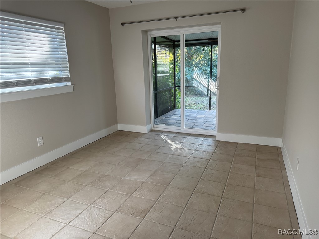 950 N Gardenview Terrace