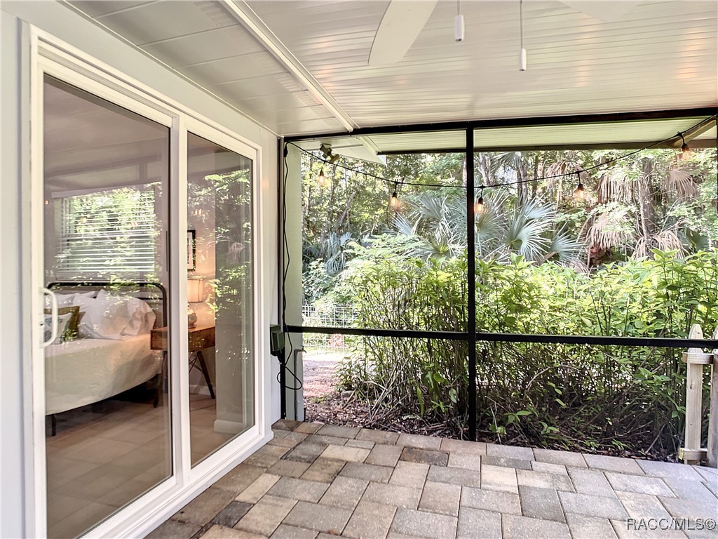 950 N Gardenview Terrace