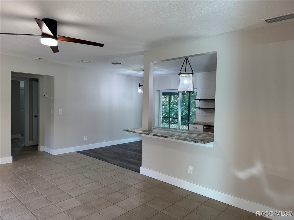 950 N Gardenview Terrace