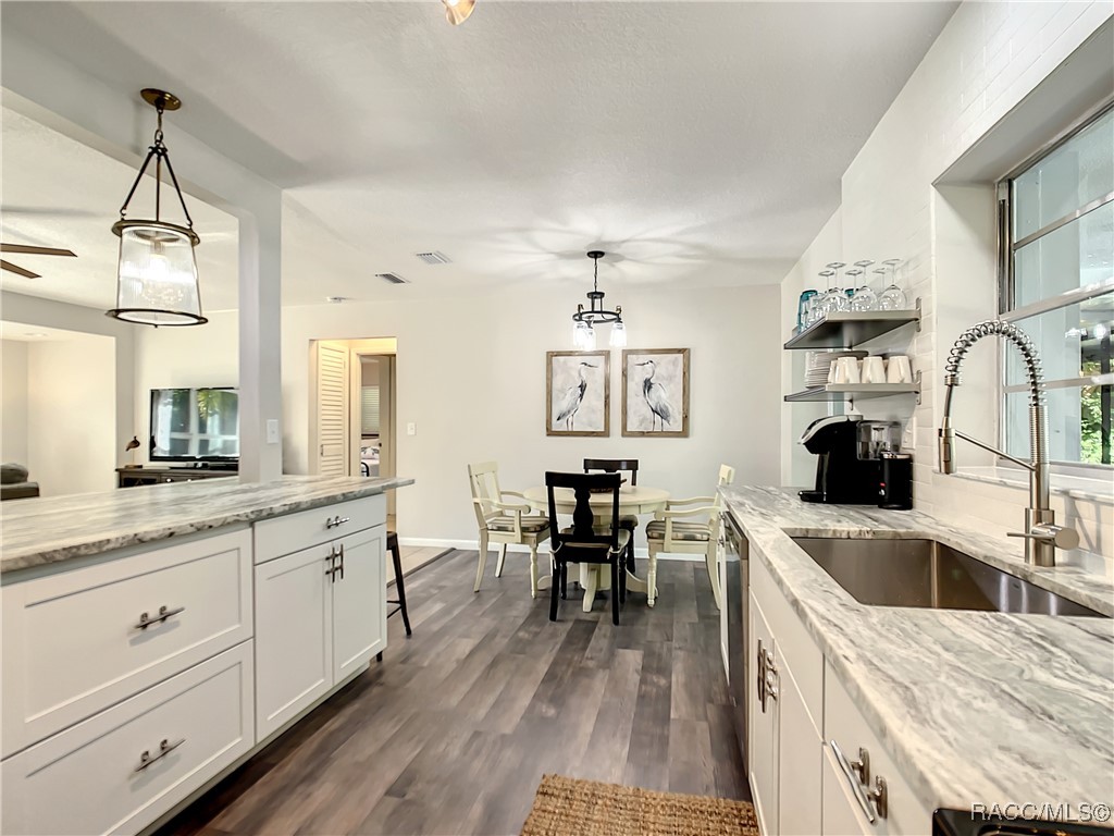 950 N Gardenview Terrace