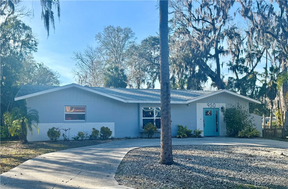 950 N Gardenview Terrace