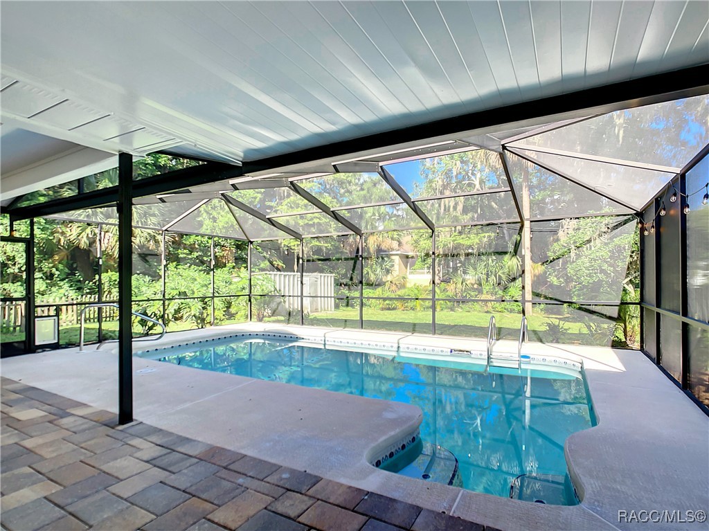 950 N Gardenview Terrace