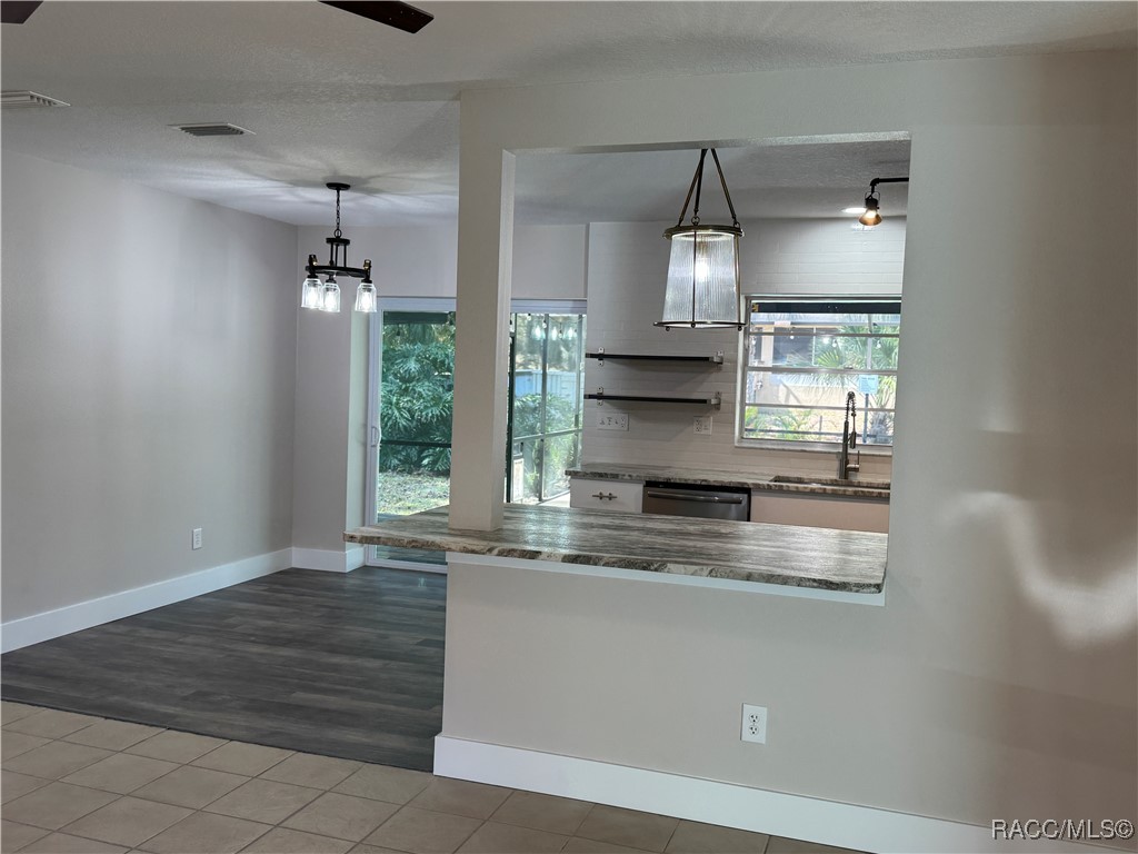 950 N Gardenview Terrace