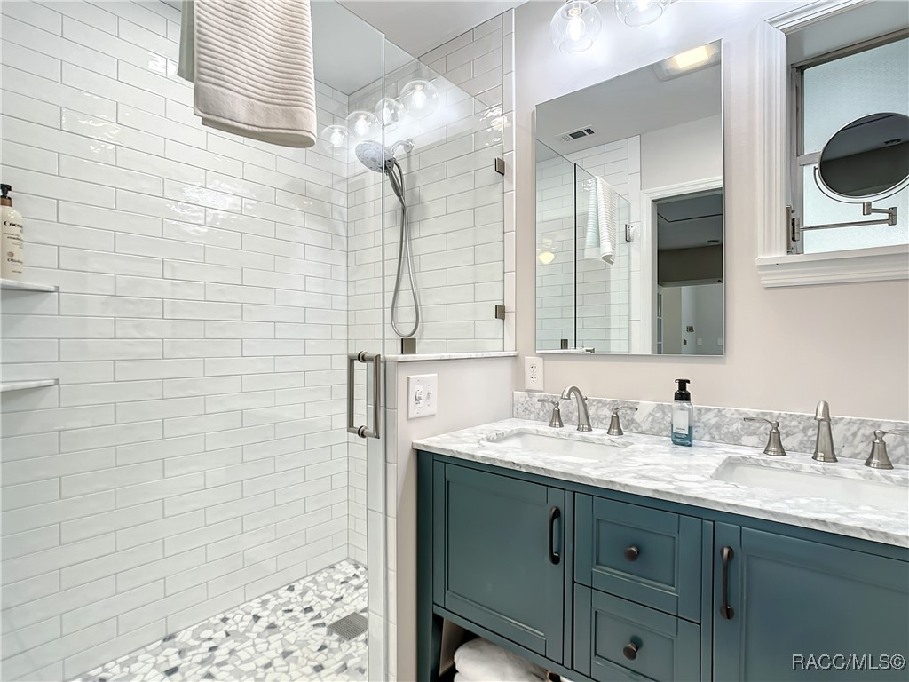950 N Gardenview Terrace