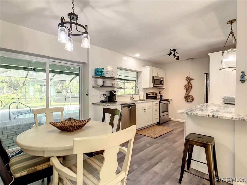 950 N Gardenview Terrace