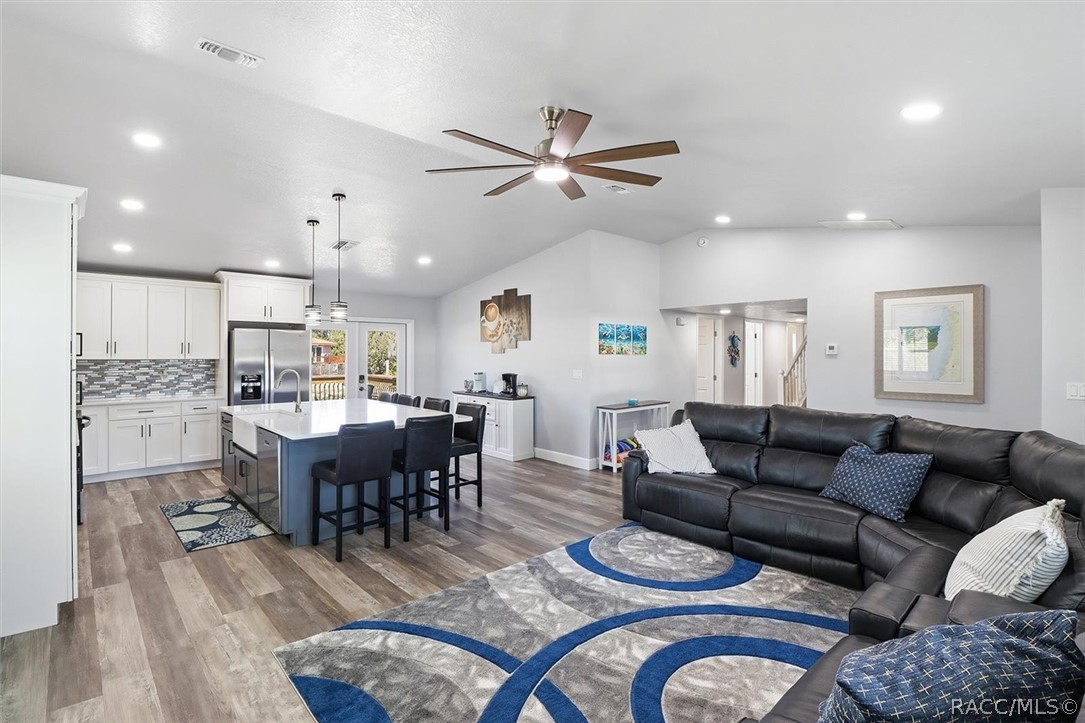 9205 W Harbor Isle Court
