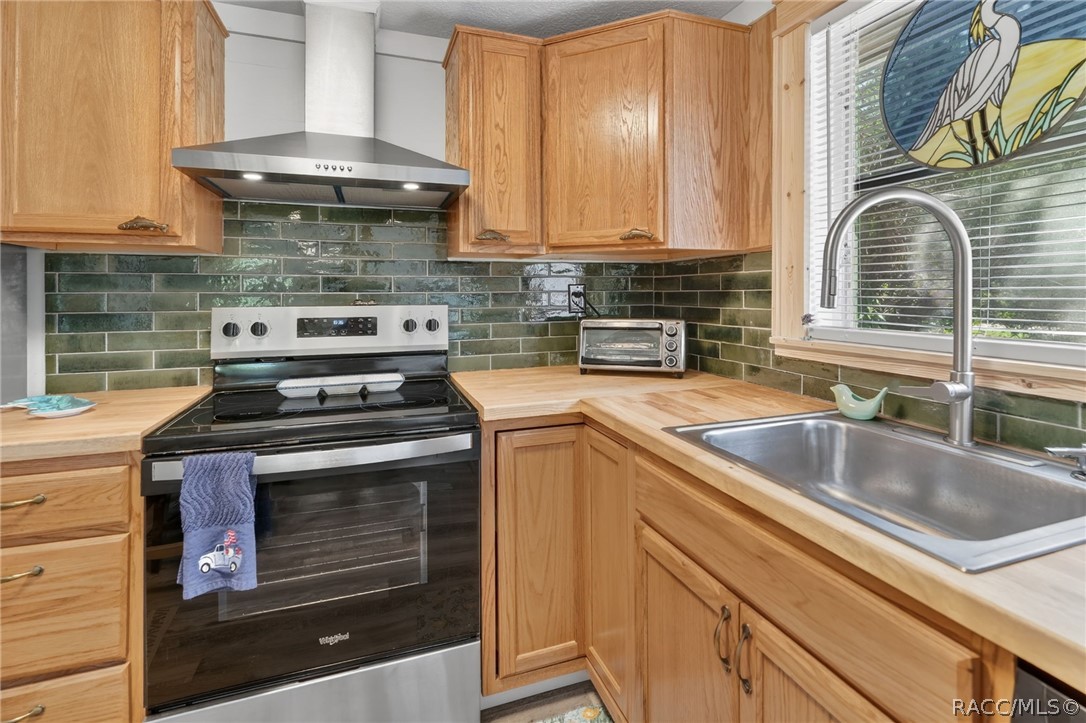 10709 W Halls River Road