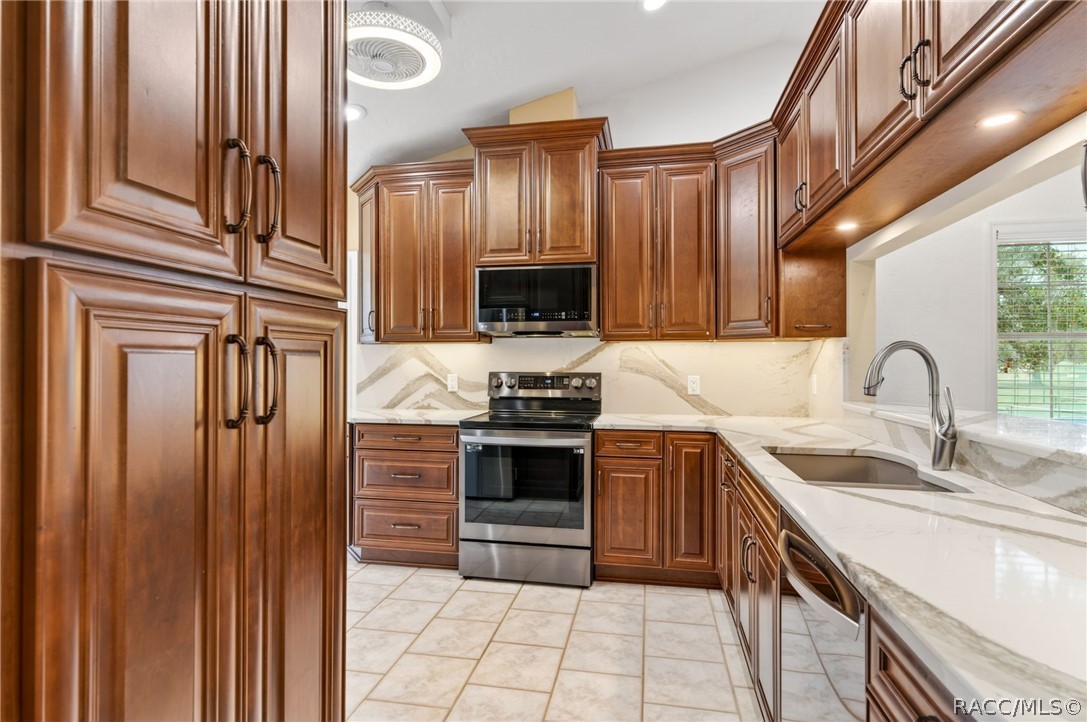 1603 N Foxboro Loop