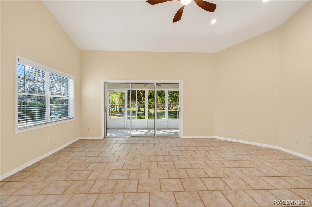 1603 N Foxboro Loop