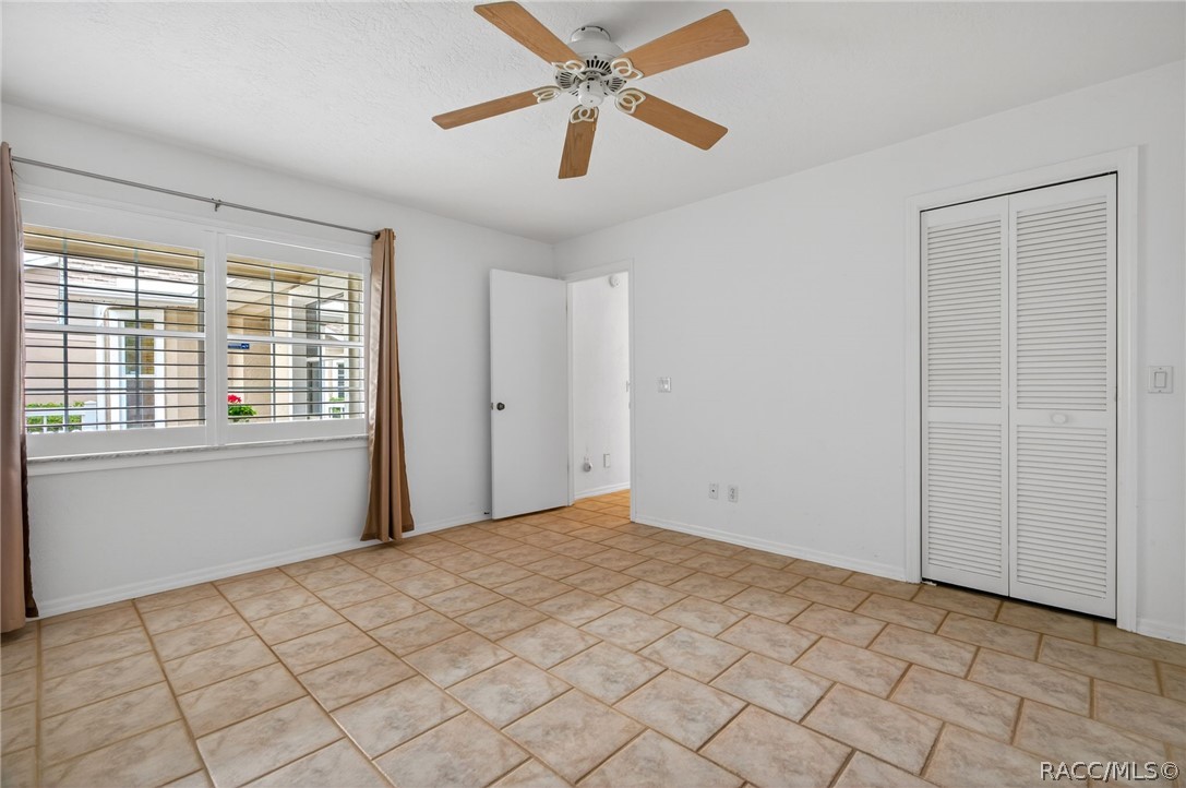 1603 N Foxboro Loop