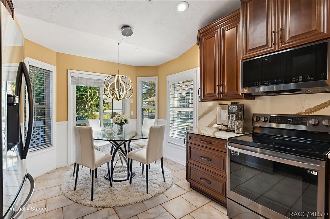 1603 N Foxboro Loop