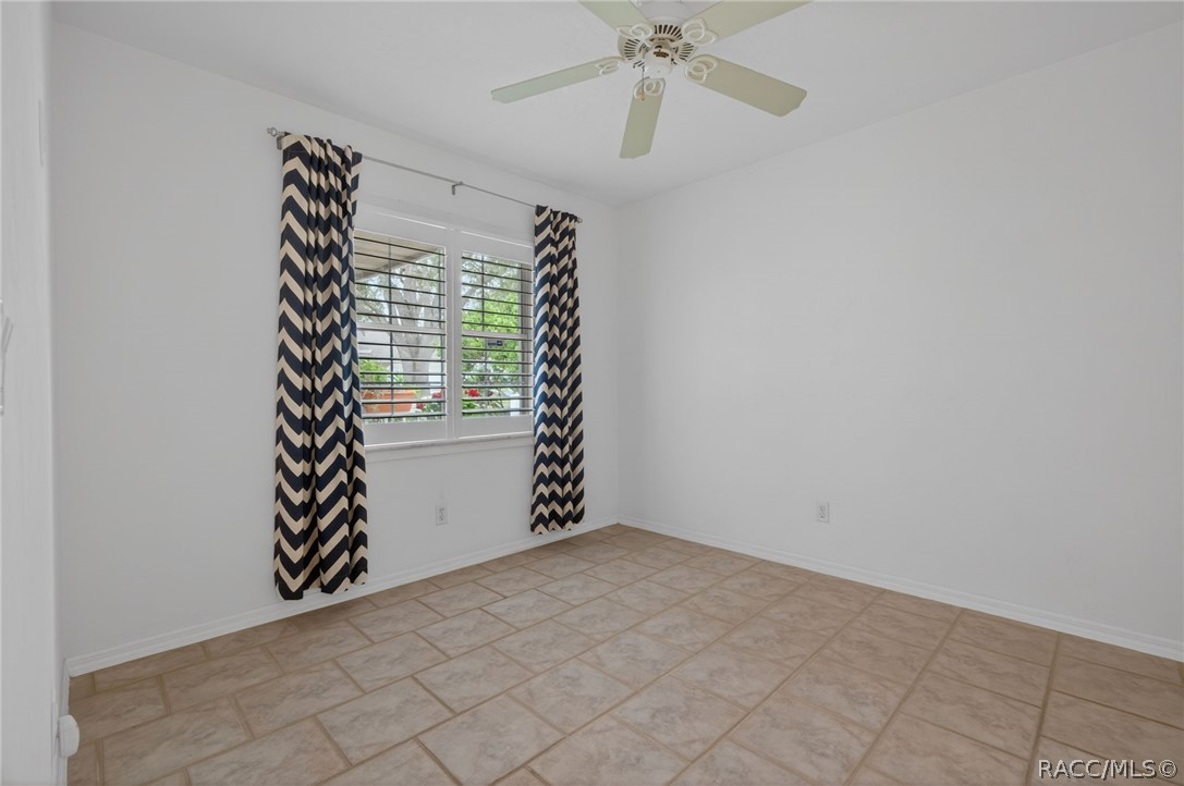 1603 N Foxboro Loop