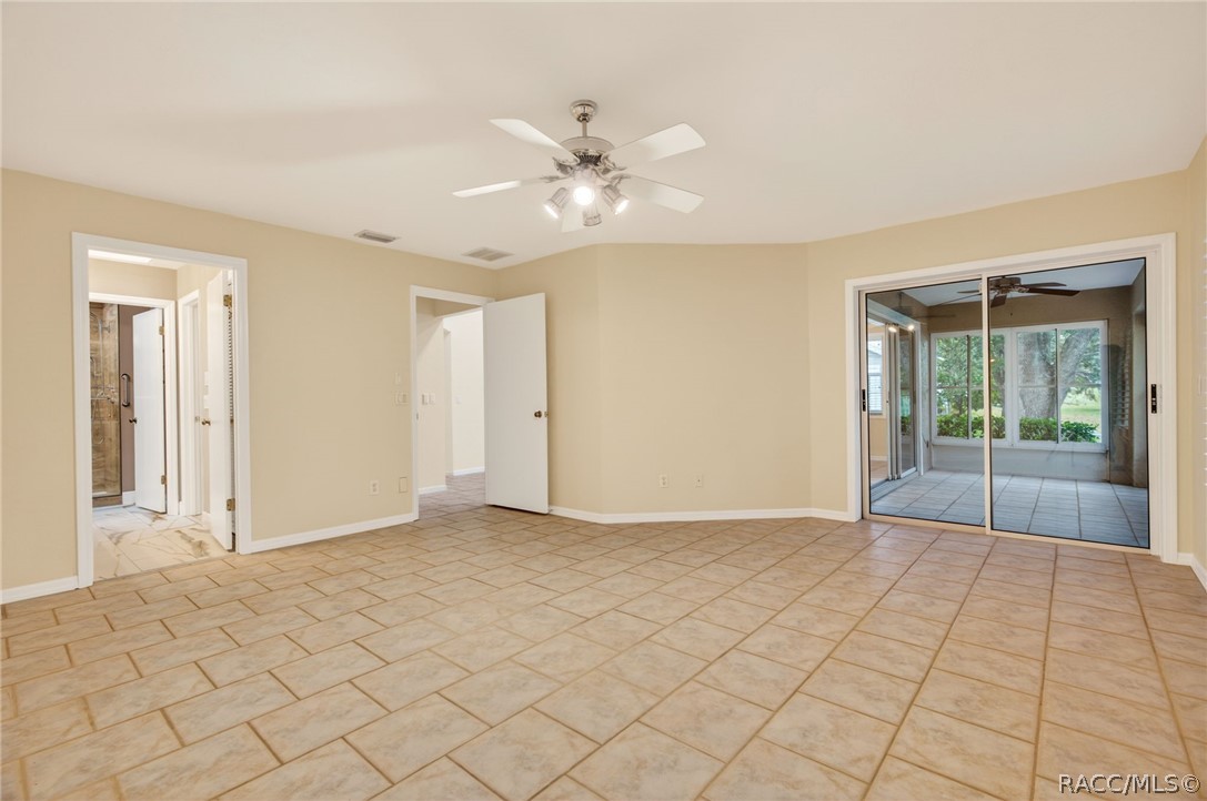 1603 N Foxboro Loop
