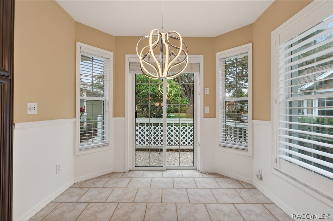 1603 N Foxboro Loop