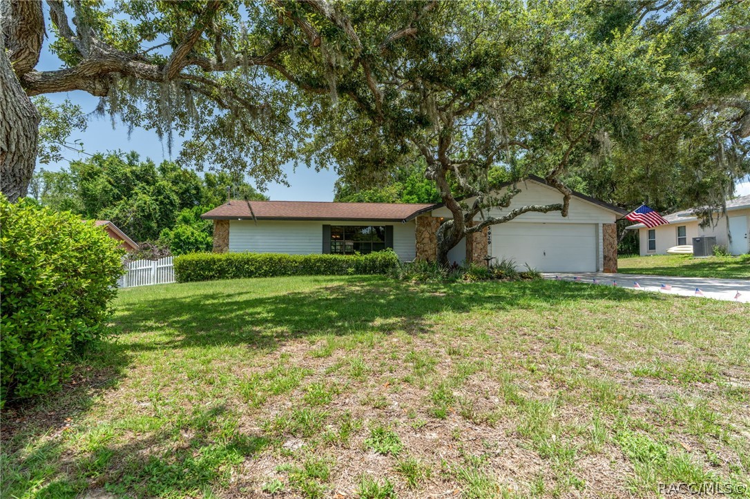 5929 W Woodside Drive