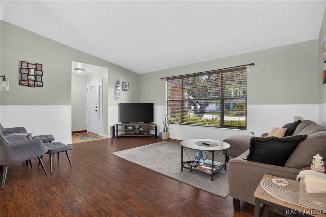 5929 W Woodside Drive
