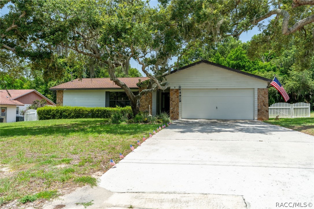 5929 W Woodside Drive