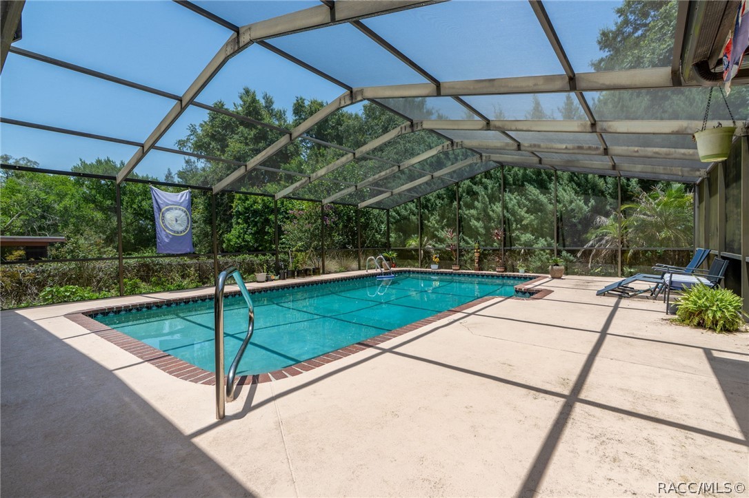 5929 W Woodside Drive