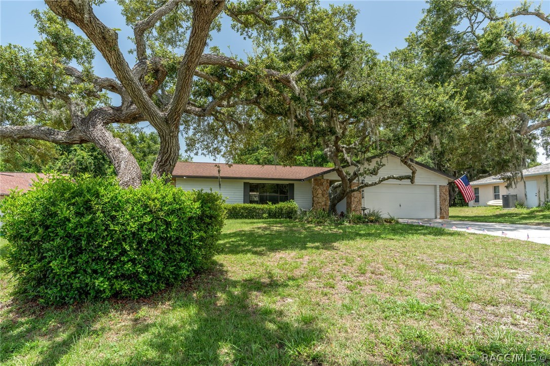 5929 W Woodside Drive