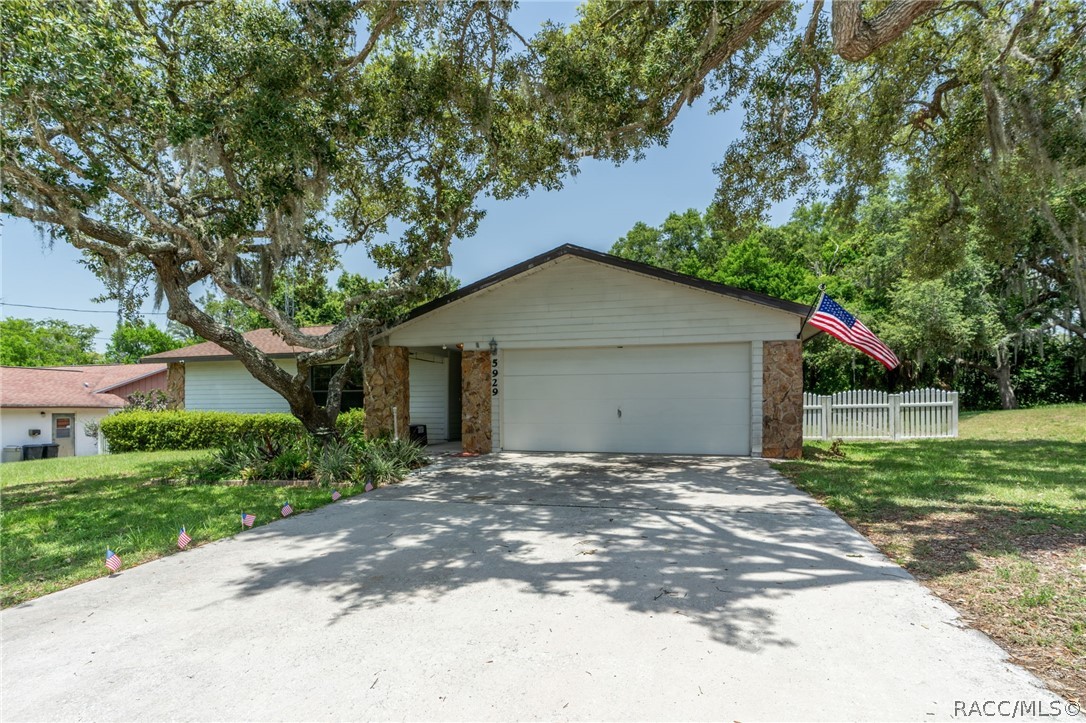 5929 W Woodside Drive