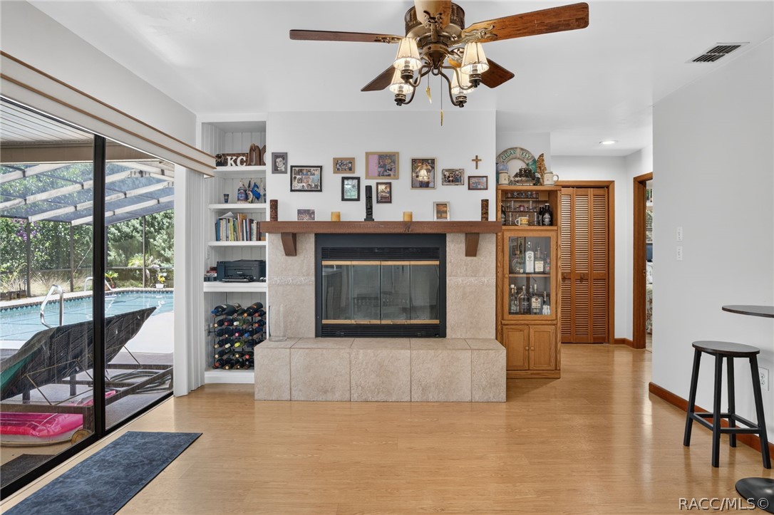 5929 W Woodside Drive