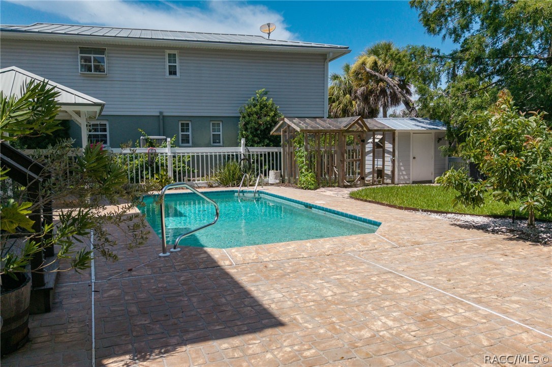 1035 N Appalachian Terrace