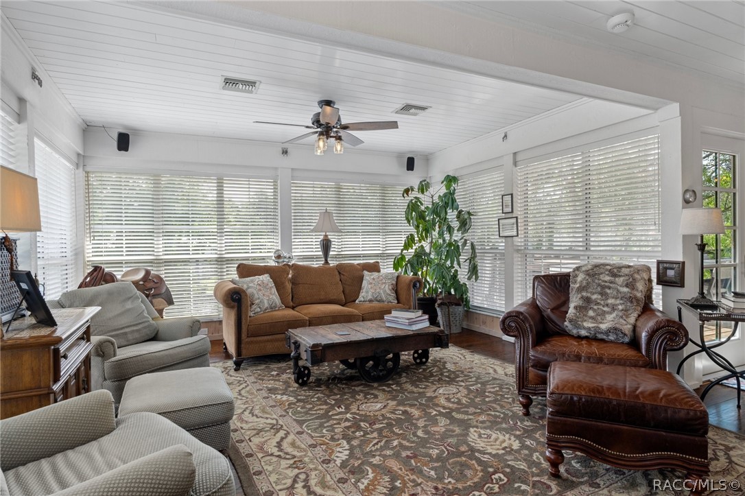 1035 N Appalachian Terrace