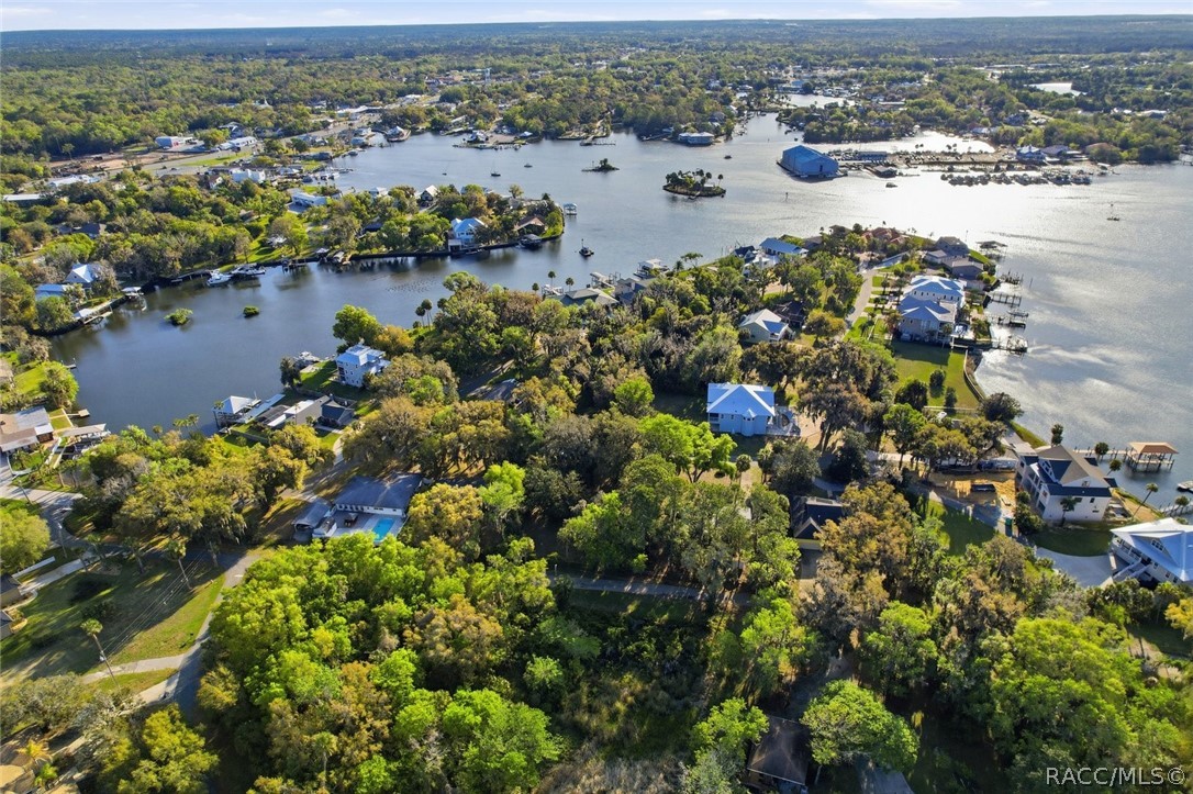 20 NW Magnolia Circle
