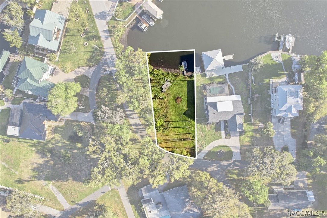 20 NW Magnolia Circle