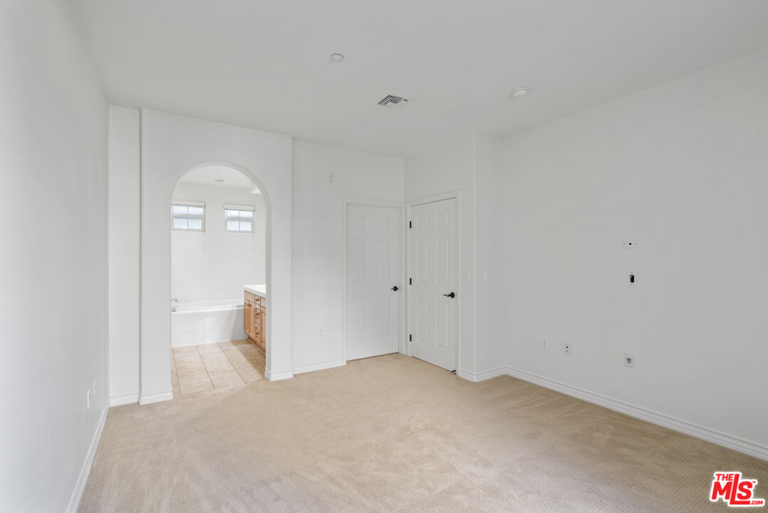 7101 PLAYA VISTA DR Unit: 204